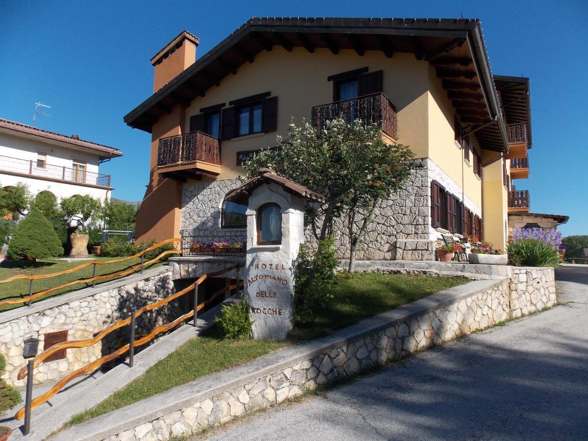 Hotel Altopiano Delle Rocche Rocca di Mezzo Exterior photo